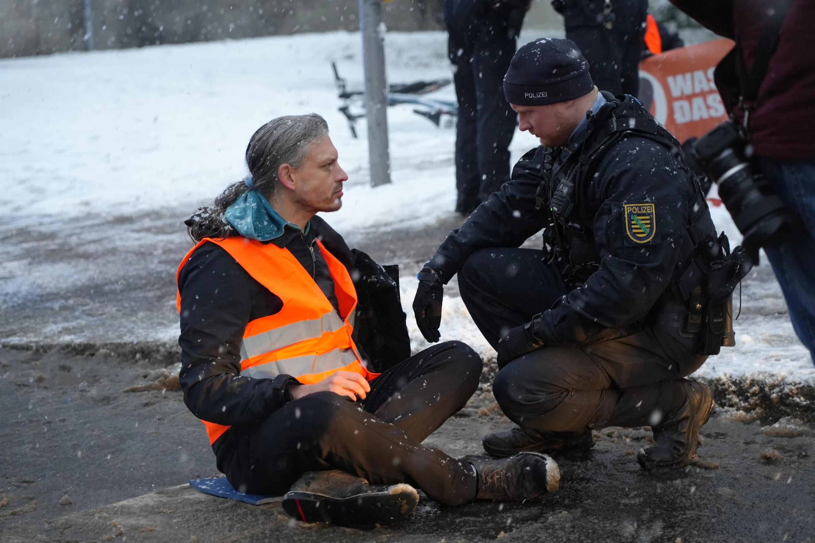 Christian Bläul in Leipzig bei einem Klimaschutzprotest; Foto © Sachsen Fernsehen / Benedict Bartsch